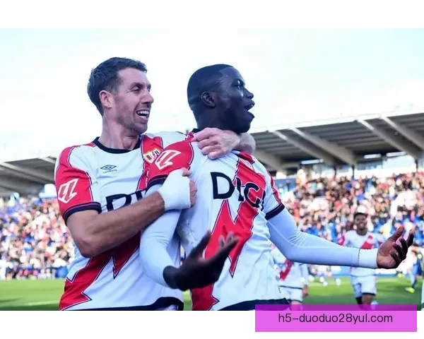 巴列卡诺三球击溃马竞门迪建功